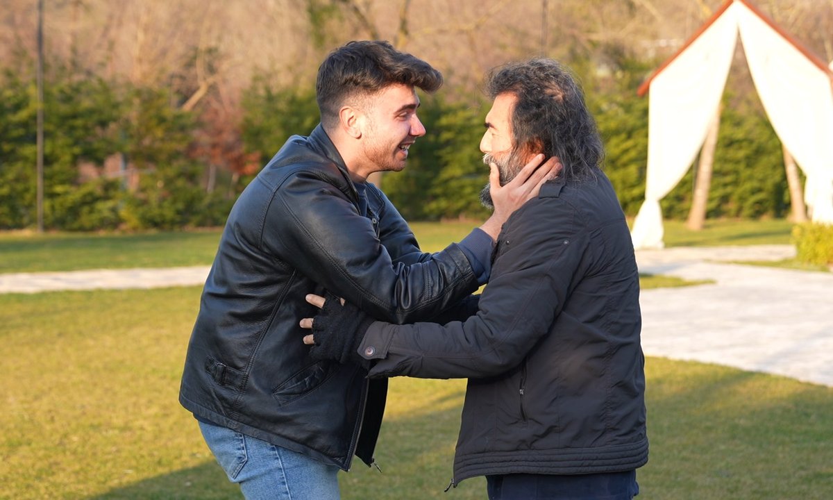 Öldü sandığı babasıyla yıllar sonra kavuştu!