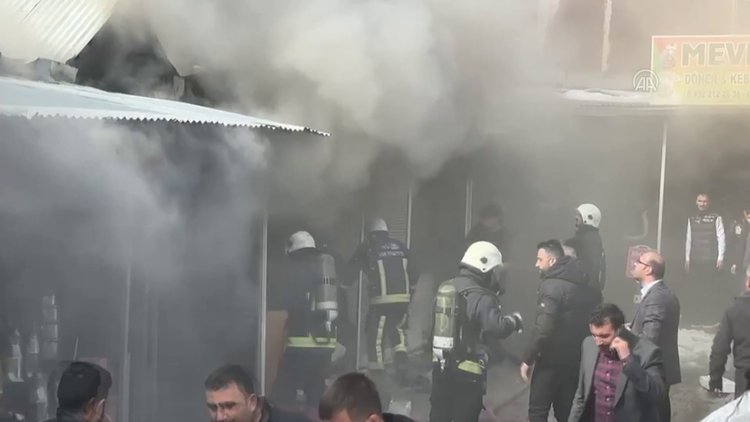 Büyük Rus Pazarı Çarsısında yangın çıktı