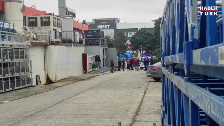 Esenyurt'ta iş yerinde kimyasal maddeden etkilenen 11 kişi hastaneye kaldırıldı