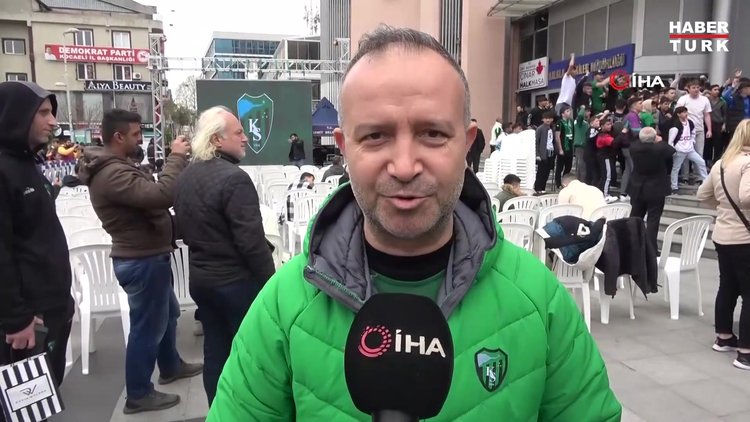 Taraftar yasağında kent merkezini stadyuma çevirdiler