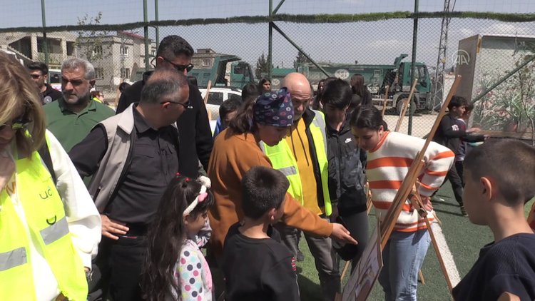 Berk Oktay, Yıldız Çağrı Atiksoy ve Durul Bazan depremzede çocuklarla bir araya geldi