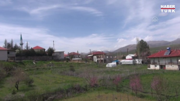 "Çerkez evleri" de depremde ağır yara aldı