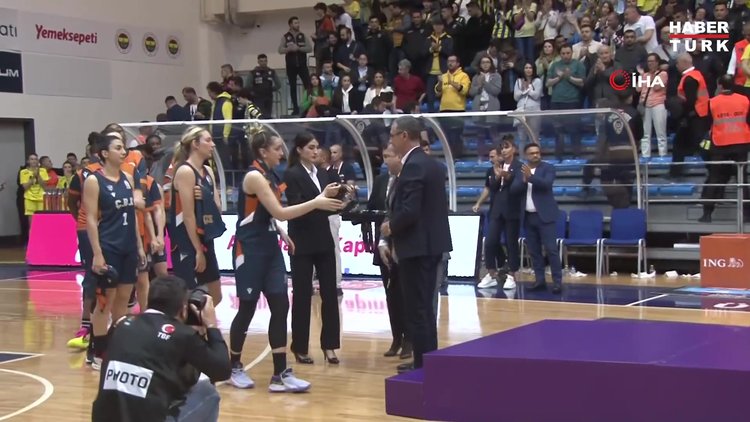 Kadınlar Basketbol Süper Ligi'nde şampiyon Fenerbahçe