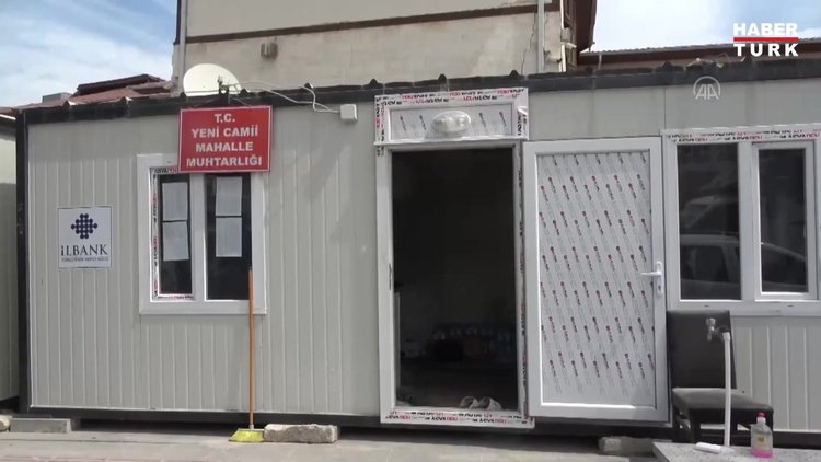 Muhtarlar yan yana kurulan konteynerlerde hizmet veriyor