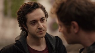 Araz'ın sorduğu soru üzerine Can, Aylin'e olan aşkını itiraf etti.