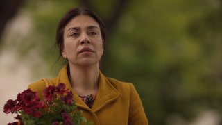 Araz, Arzu ile birlikte babasının kaldığı hastaneye geldi. 