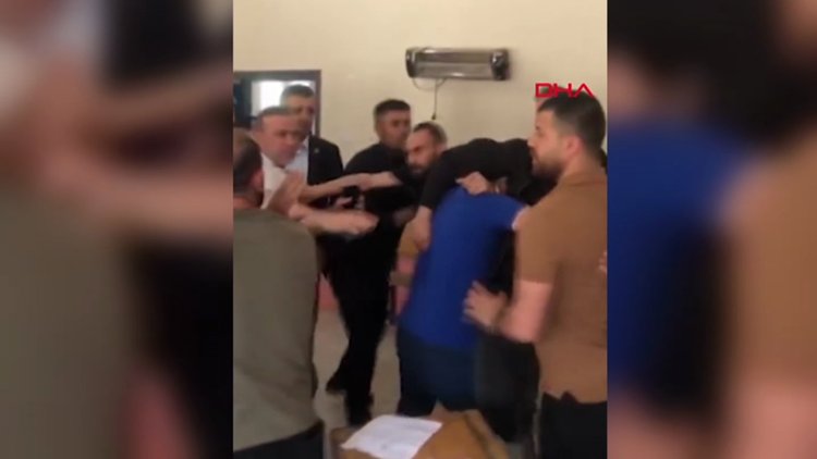 Sandık başında 'toplu oy kullanımı' kavgaları