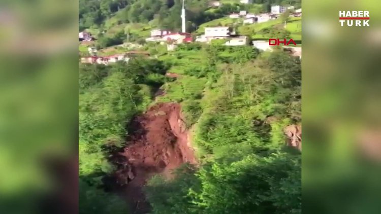 Çay bahçesinde heyelan kamerada