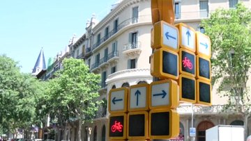 Barselona'daki bisiklet sürücüleri için yeni Tetris trafik ışığı düzenlemesi