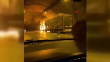 İzmir Bayraklı tünelinde TIR'da yangın çıktı!