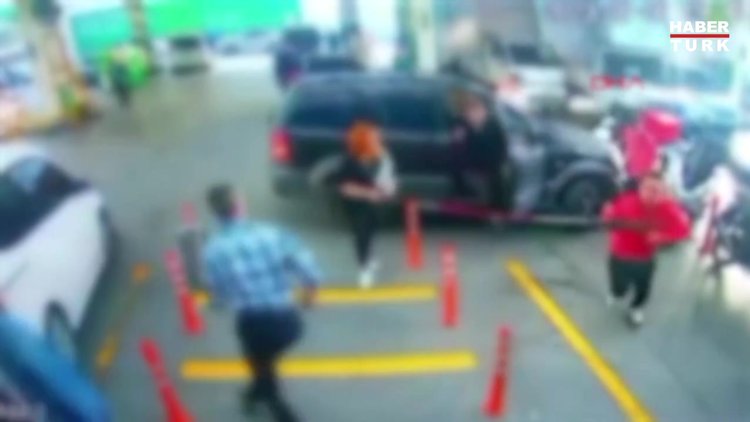 Eyüpsultan'da akaryakıt istasyonunda pompalı tüfekli saldırıyı marketteki polis engelledi