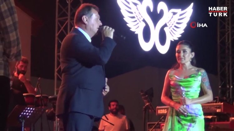 Melek Mosso: Sarılalım, sonra sıkıntı olmasın