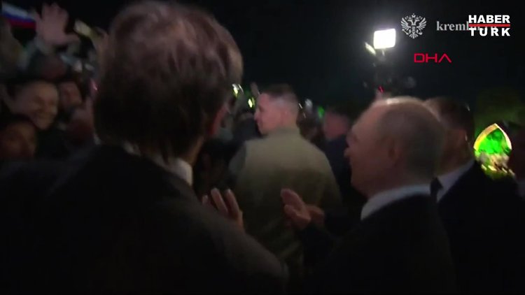 Putin, Dağıstan'da sokağa indi halkla selamlaştı!