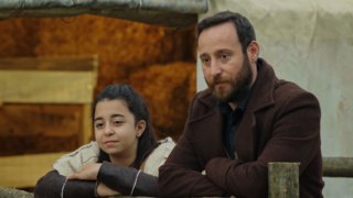 Metinlerin çiftliği Yeşil Vadi’ye hayranlık duyan Melissa, büyük umutlara kapıldığı için hayal kırıklığına uğrayacaktır.