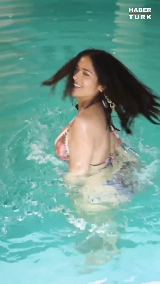 Salma Hayek'ten sıra dışı kutlama