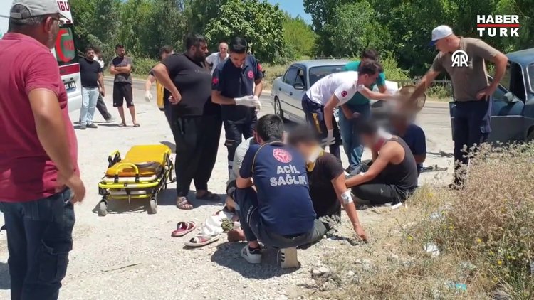 İki otomobil çarpıştı, 4 kişi yaralandı