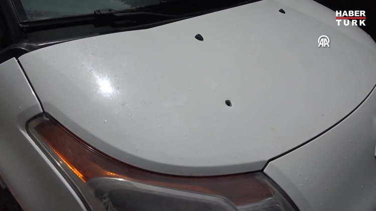 Seyir halindeki araca yorgun mermi isabet etti