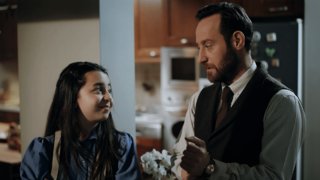 Öykü ile Metin arasında sıcak gelişmeler yaşanırken Karakiraz Kadir’in farklı bir yüzüyle tanışır.