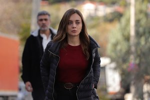 Maviye Sürgün 8. Bölüm