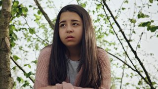 Mahinur çıkan dedikodularda payı olduğu için Melissa’ya kızar.