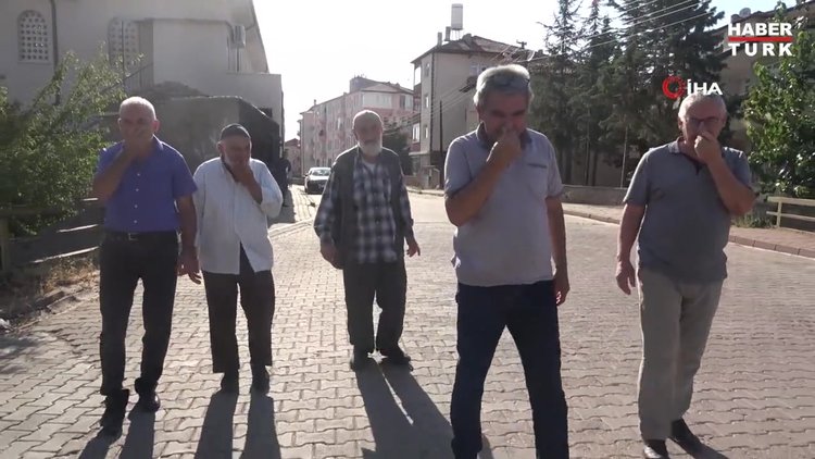 Lağım kokusu mahalleyi sardı, vatandaşlar isyan etti