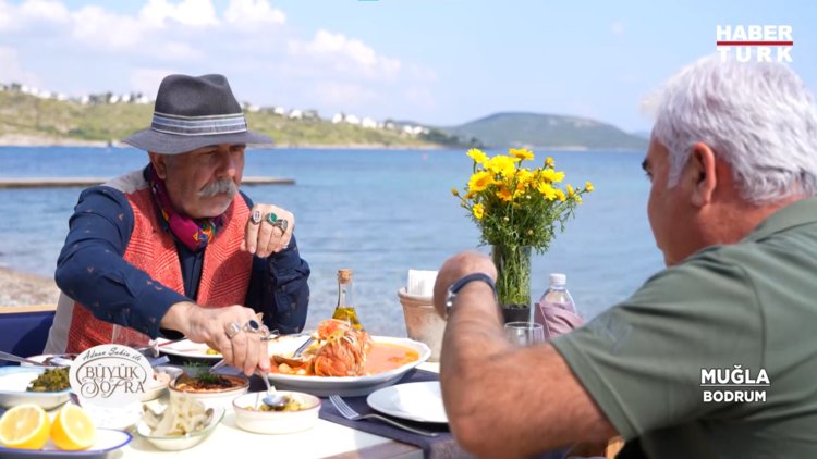 Adnan Şahin ile Büyük Sofra - 12 Ağustos 2023 (Adnan Şahin masmavi deniz ve enfes doğasıyla meşhur Muğla'da)