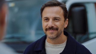 Ali herkese rezil olduğunu bile bile Ozan'dan özür diledi.