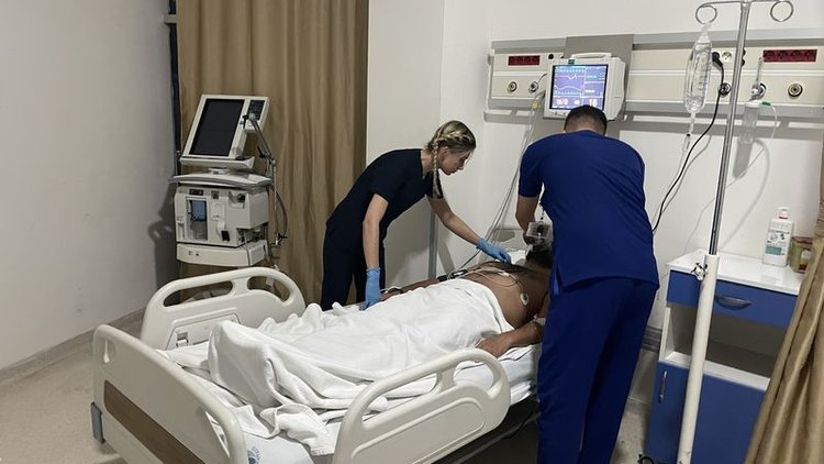 Gaziantep'te hasta yakınlarının darp ettiği doktor ağır yaralandı