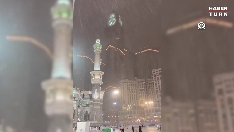 Mekke'de şiddetli yağış ve fırtına: Okullar bir gün tatil edildi