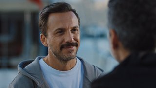 Ali ve Ozan karşı karşıya geldiğinde Ozan, Ali'yi sinirlendirmek için elinden geleni yaptı. 