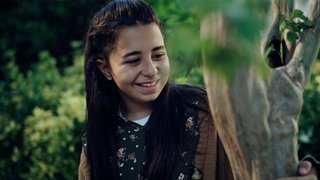 Fevzi, mahkemeye gitmek üzere yola çıkan Mahinur ve Metin’in önünü keser.