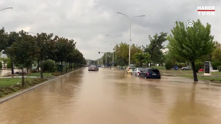 Yunanistan'da sağanak sonrası sel