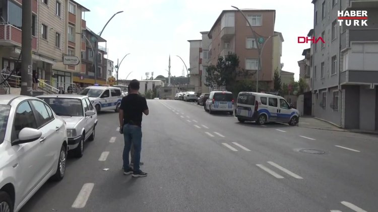 Önce boşanma aşamasındaki eşini sonra kendini bıçakladı