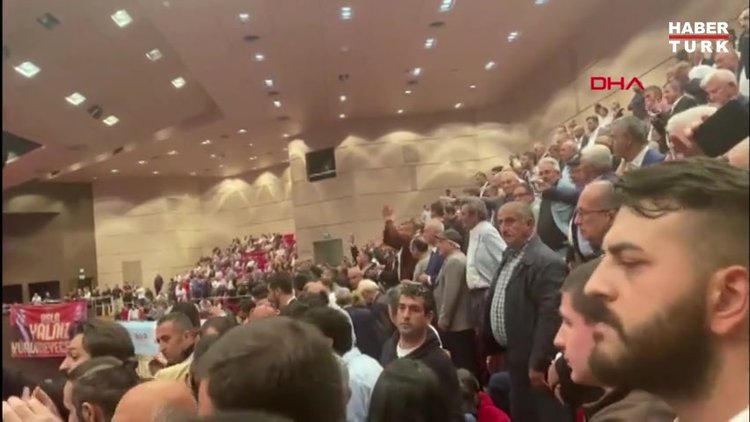 CHP İstanbul İl Kongresi'nde arbede