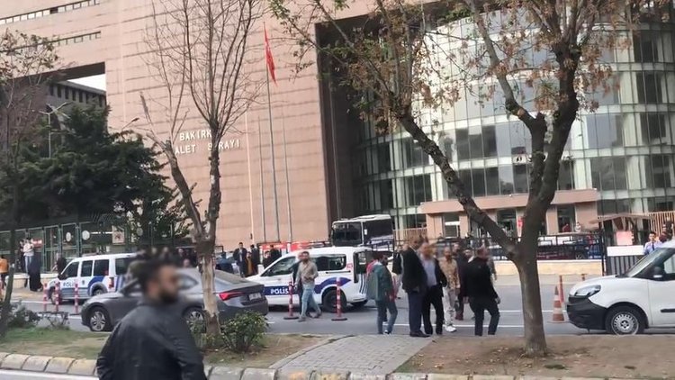 Bakırköy Adliyesi önünde kavga: 2 yaralı, 4 gözaltı