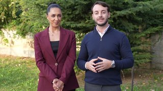 Berrin ve Tarık çifti, İstanbul Kartal’da anneleri Naciye Hanım’a yakın bir ev satın almak istiyorlar. 