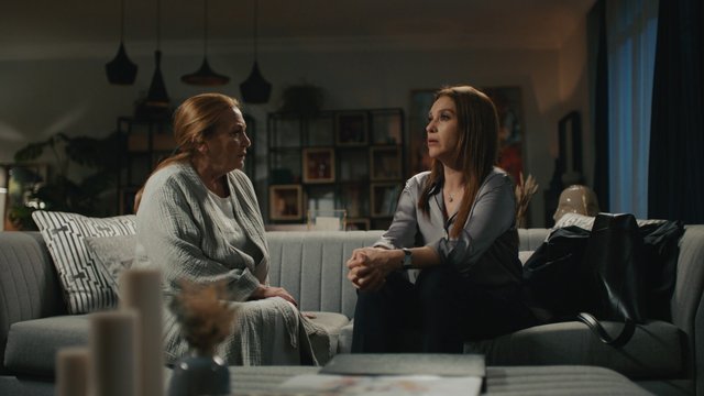 Sönmez, Kıvılcım'ı teselli ediyor!