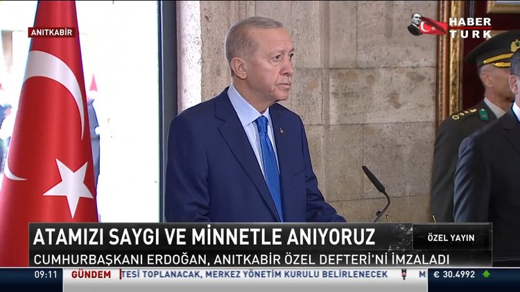 Cumhurbaşkanı Erdoğan Anıtkabir Özel Defteri'ni imzaladı