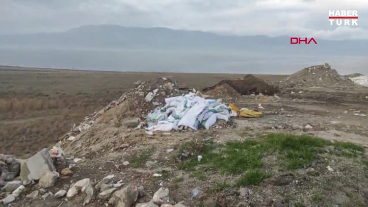 Burdur Gölü kenarına yine moloz ve atık döktüler