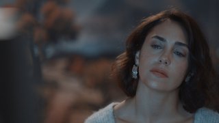 Kara, Zeynep'in evine geldi.