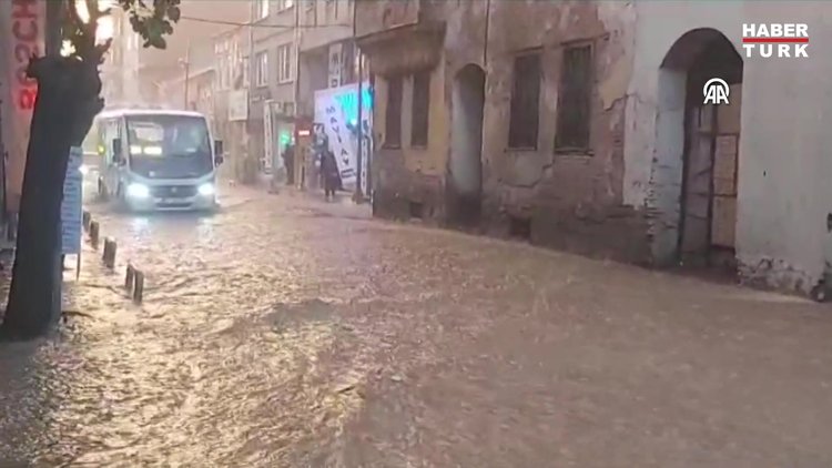 Balıkesir'de sağanak yağış!