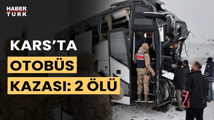 Kars&#039;ta iki otobüsün karıştığı zincirleme kaza: 2 kişi öldü