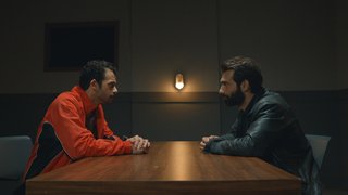 Kara, Sedat'ı ziyaret ediyor. 