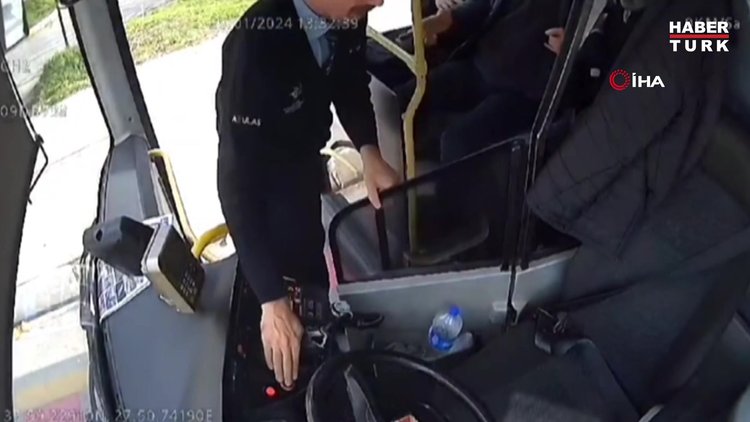 Yolcu rahatsızlandı, şoför yoldan çıktı