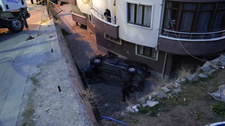 El frenini çekmeyi unuttu! O anlar kamerada