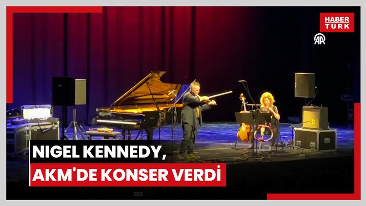 Nigel Kennedy, AKM'de konser verdi