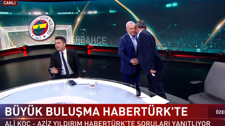 Habertürk'te tarihi buluşma: Ali Koç ve Aziz Yıldırım sarıldı