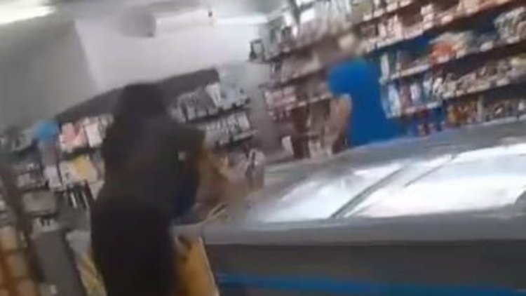 Tokat'ta kadın market çalışanına darp kameraya yansıdı