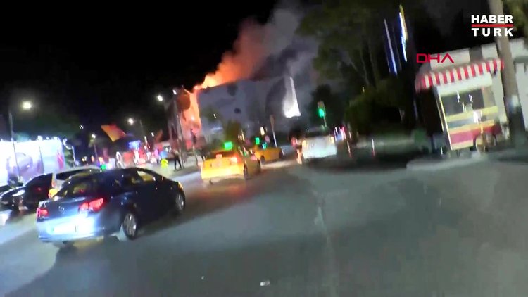 Beşiktaş'ta bankada yangın