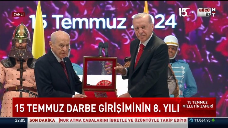 Bahçeli, Kur'an hediye etti